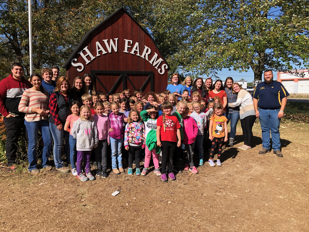 The whole group at Shaw Farms 